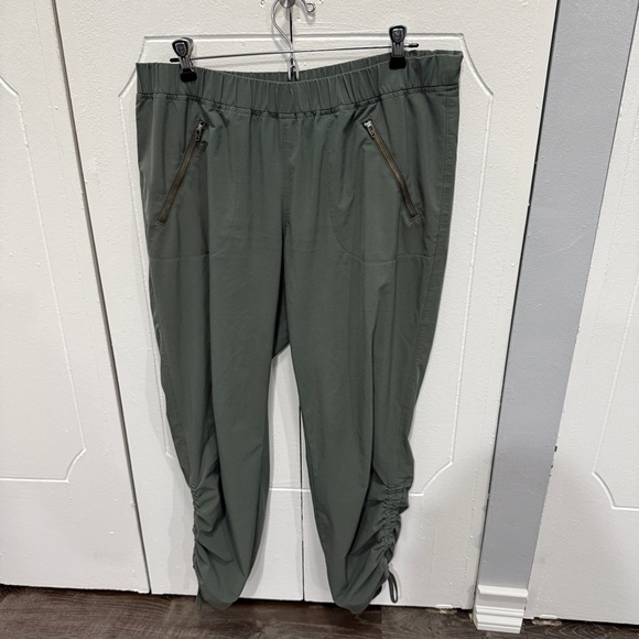 Athleta Green Aspire Ankle Pant - Picture 1 of 14
